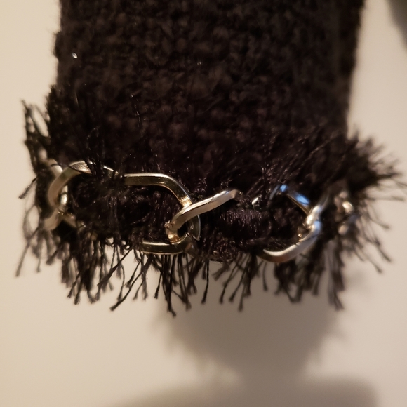 Chanel Style Boucle crop jacket with silver chain detail - Picture 3 of 9